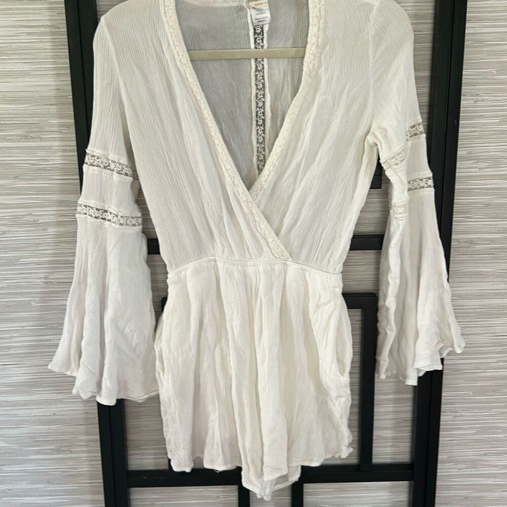 L*Space long sleeve ivory shorts jumper swimsuit cover cover-up size small